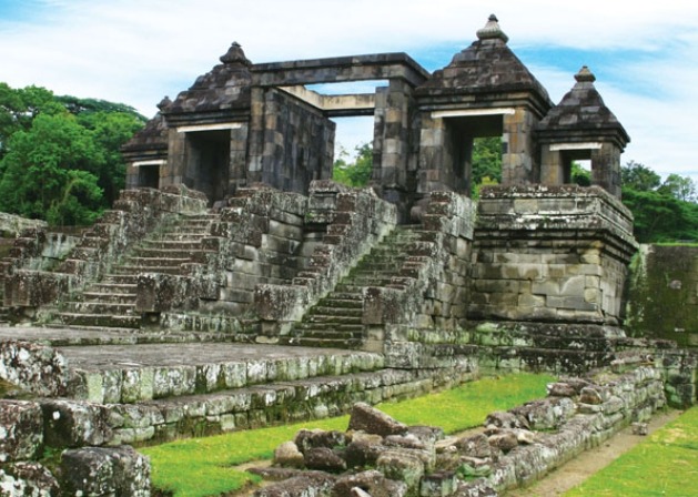 Wisata Candi Ratu Boko — Istana Kuno di Atas Bukit Yogyakarta