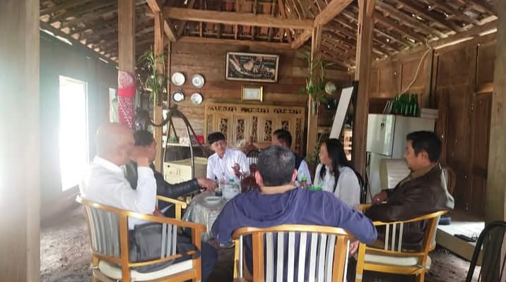 Hangatnya Kopi Kletak Gula Jawa di Tengah Sawah: Temukan Cita Rasa Otentik di Warung Mba Nurhayati, 