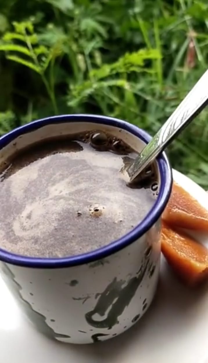 Galeri Hangatnya Kopi Kletak Gula Jawa di Tengah Sawah: Temukan Cita Rasa Otentik di Warung Mba Nurhayati, 
