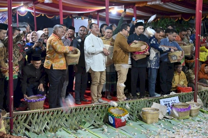 Ritual Suro Paling Sakral di Karanganyar: 17 Gunungan Apem dan Zikir Semalam Suntuk