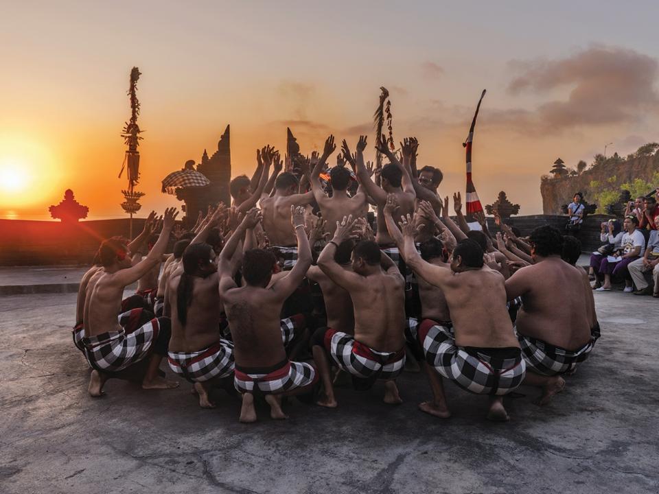 Tur Tari Kecak Api Uluwatu Bali