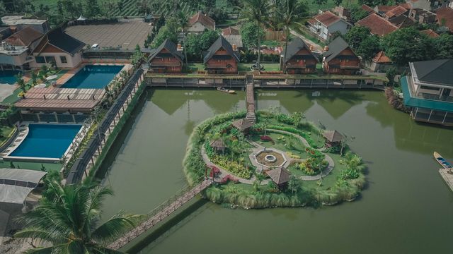 Galeri Rancabango Hotel & Resort Garut: Surganya Backpacker, Keluarga, dan Pasangan di Tengah Sejuknya Alam