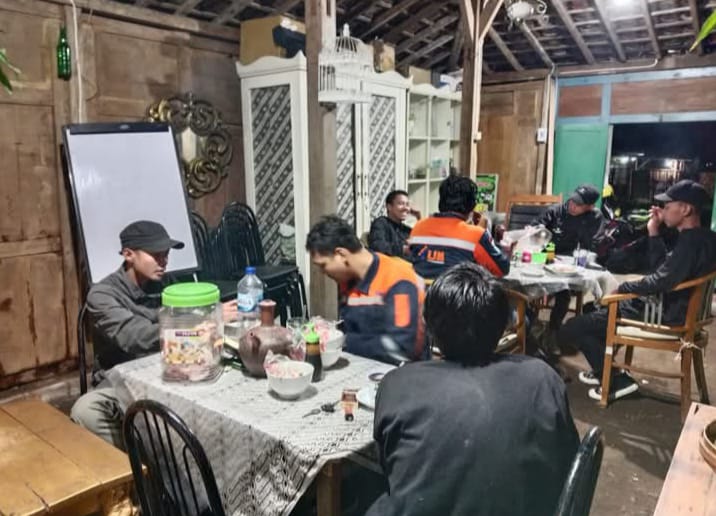 Galeri Hangatnya Kopi Kletak Gula Jawa di Tengah Sawah: Temukan Cita Rasa Otentik di Warung Mba Nurhayati, 