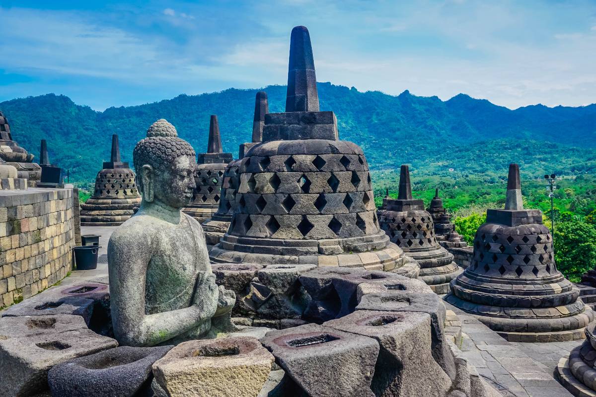 Candi Borobudur — Menyusuri Jejak Spiritualitas dan Keagungan Peradaban Nusantara
