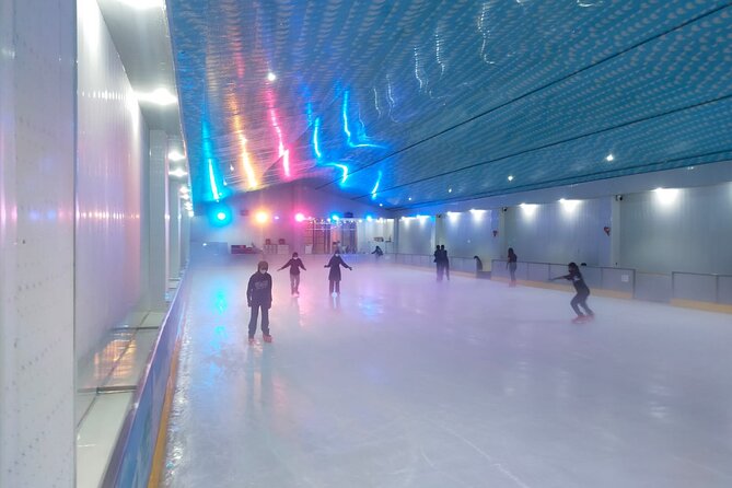 Ice Skating Jogja Sensasi Es di Sleman City Hall