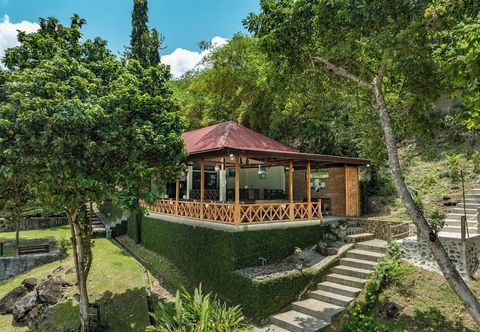 The Hawk's Nest Resort