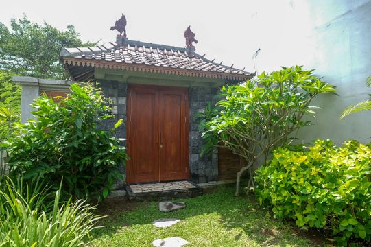 Galeri 3 Rekomendasi Penginapan Romantis dan Klasik di Solo Baru