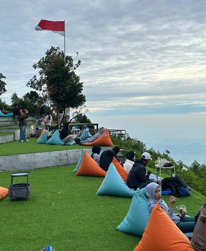 Sunrise Gunung Telomoyo – Jeep Offroad