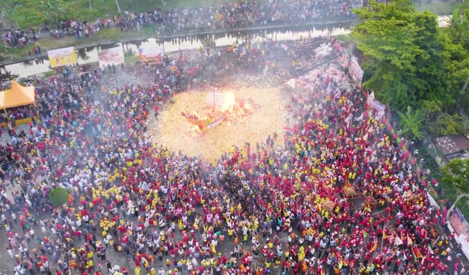 Festival Bakar Tongkang: Warisan Tionghoa di Bumi Lancang Kuning