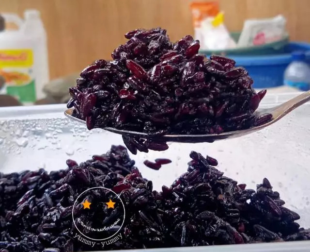 Tape Ketan Hitam Manis Ber air Khas Bandung (Peuyeum Ketan Hideung Bandung)