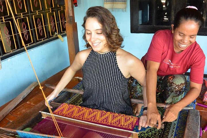 Galeri Basahi Kaki di Benang Kelambu, Hangatkan Hati di Sukarara — Jelajahi Dua Pesona Lombok Sekaligus!