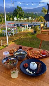 Galeri Crazy Steak Resort Glamping Villa berada di Junrejo.