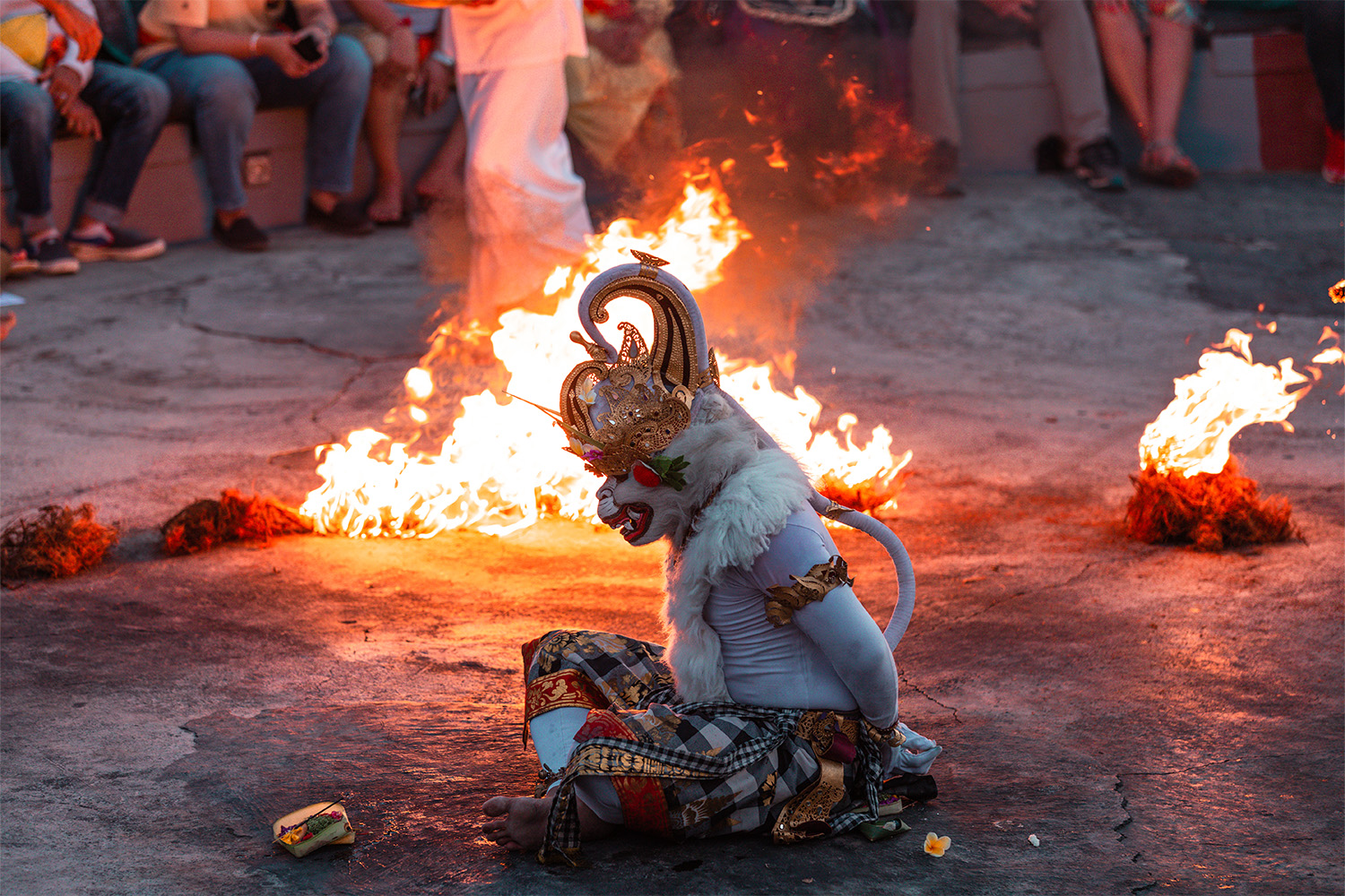 Galeri Tur Tari Kecak Api Uluwatu Bali