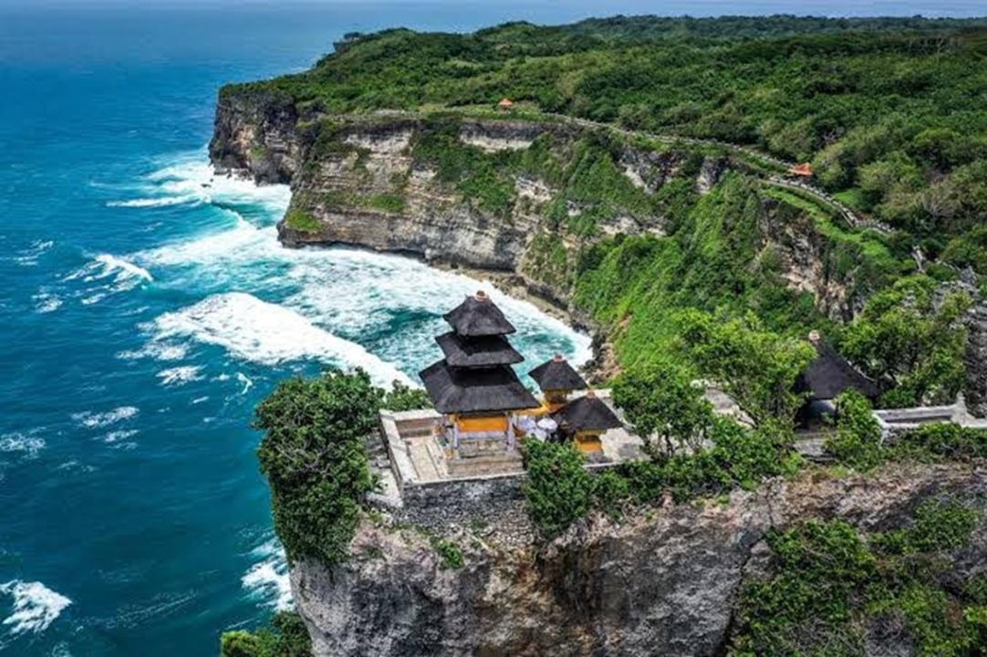Galeri Tur Tari Kecak Api Uluwatu Bali