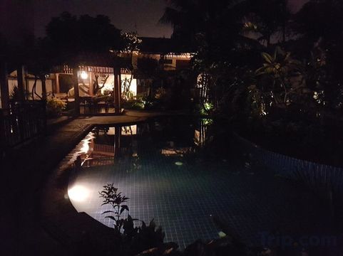 Galeri Jos & Hanny Homestay - Batu Malang