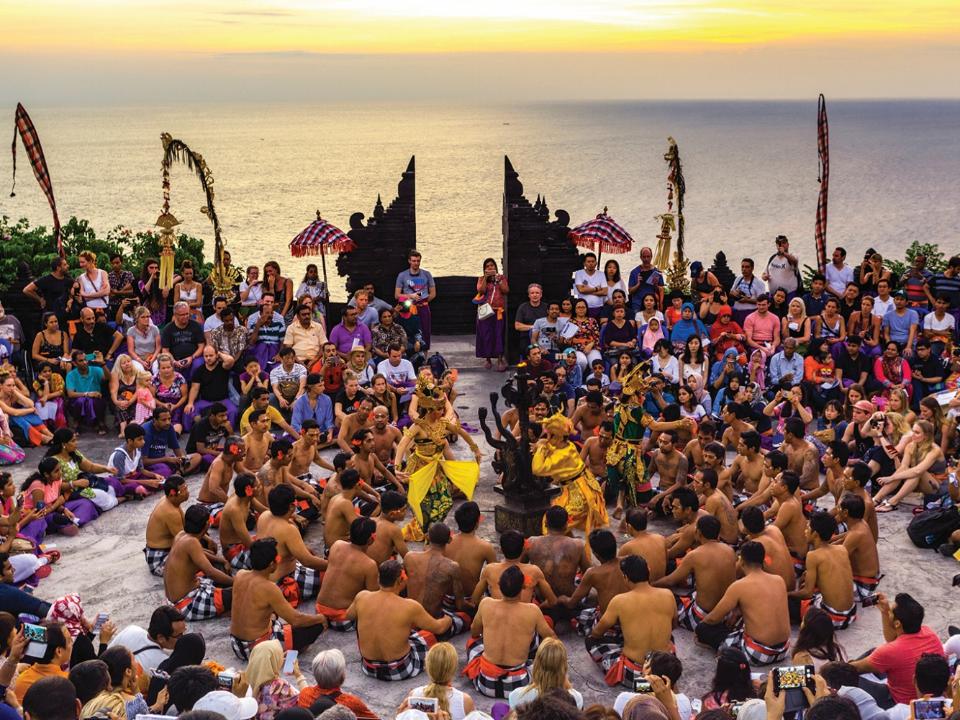 Galeri Tur Tari Kecak Api Uluwatu Bali