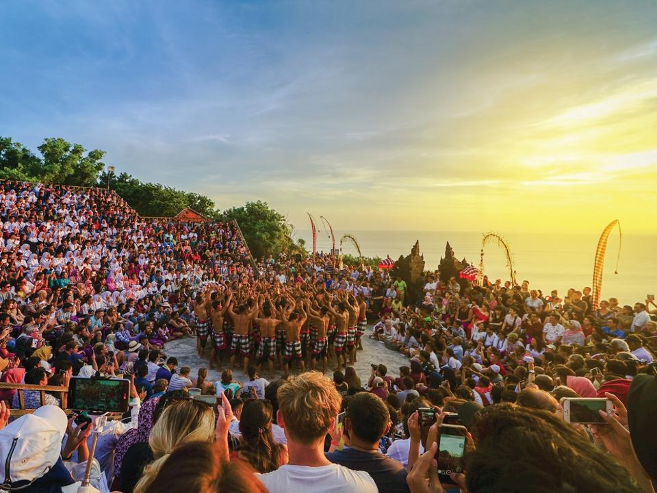 Galeri Tur Tari Kecak Api Uluwatu Bali